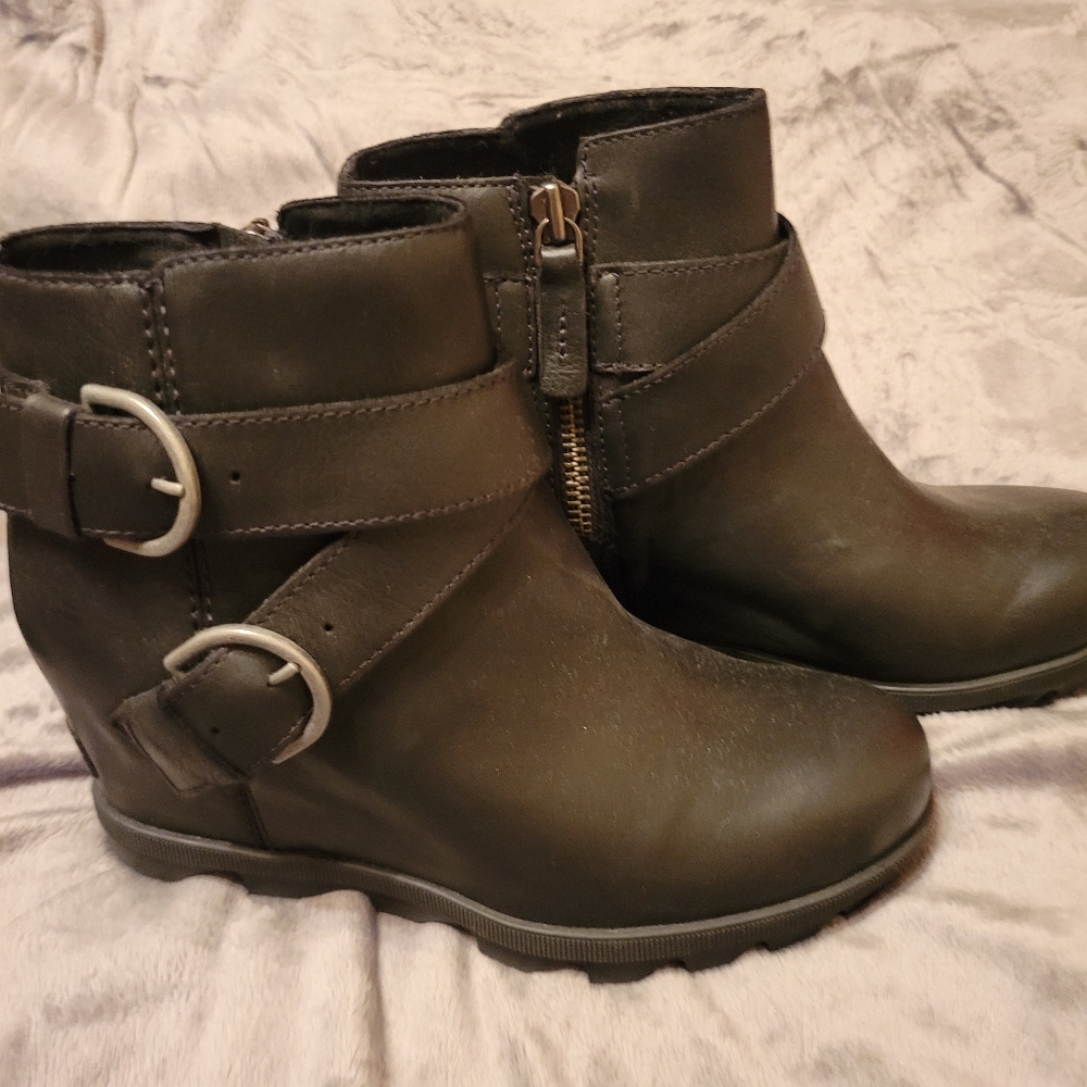 Sorel Joan of Arc II wedge booties